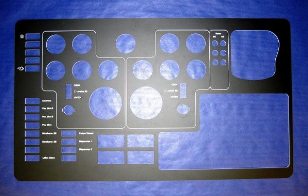 <span style=\"font-family: arial, Arial, Helvetica;\">Frontpanel für Bootsbau u. Industrieanwendungen</span>